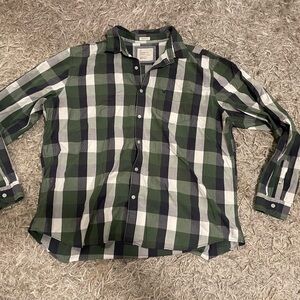 American Eagle Outfitters Plaid Shirt in Green and Navy